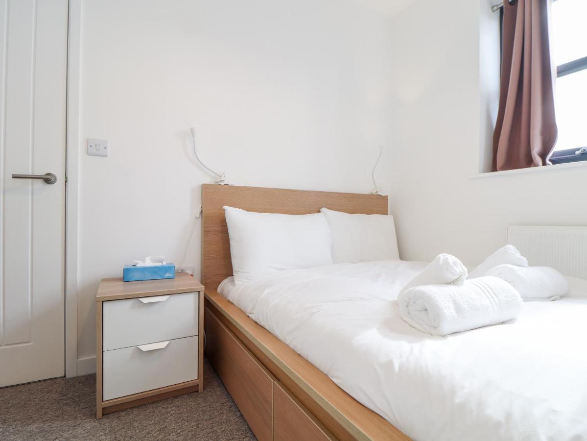 1 Queensway Gardens 헤일 외부 사진