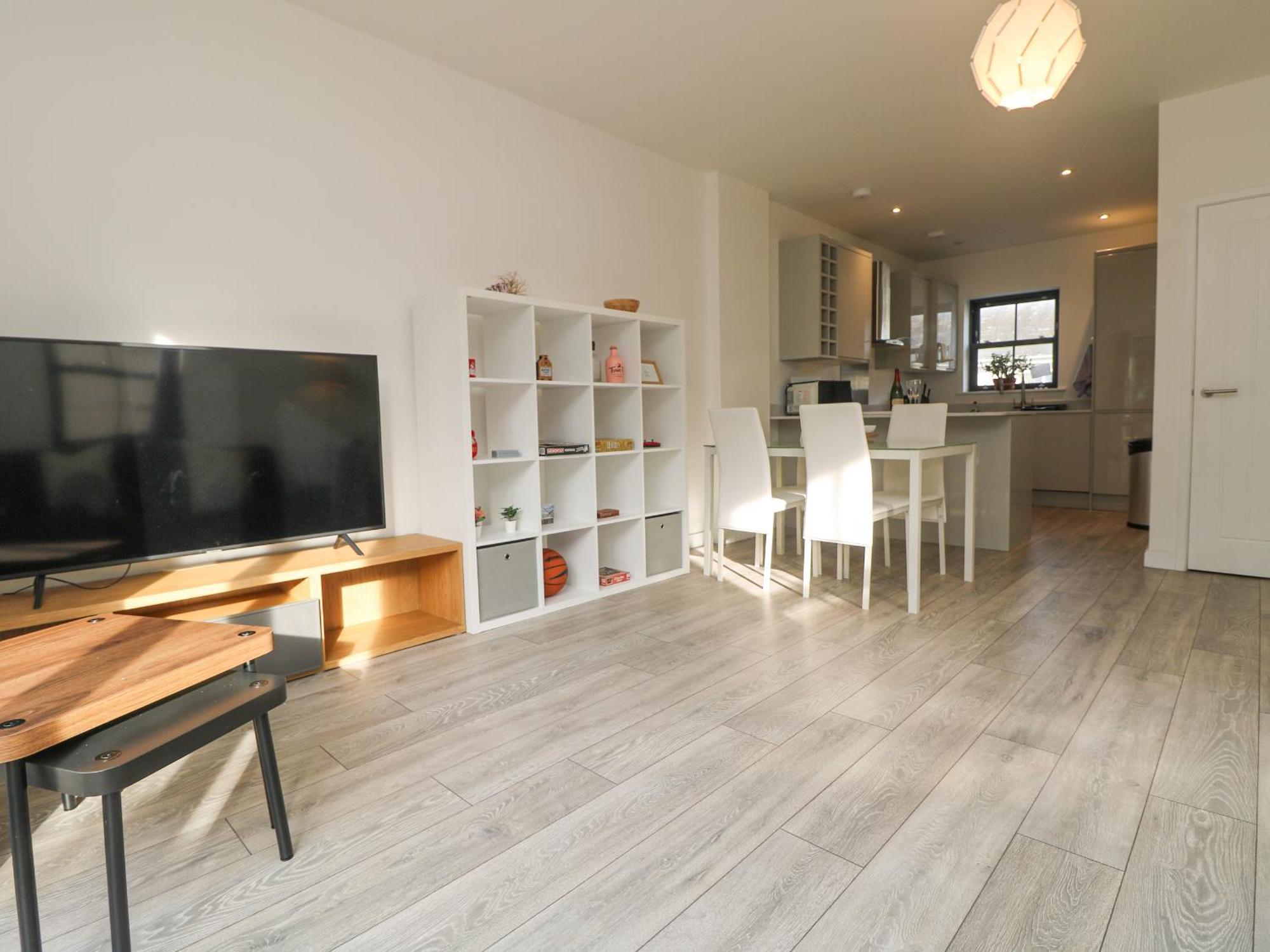 1 Queensway Gardens 헤일 외부 사진